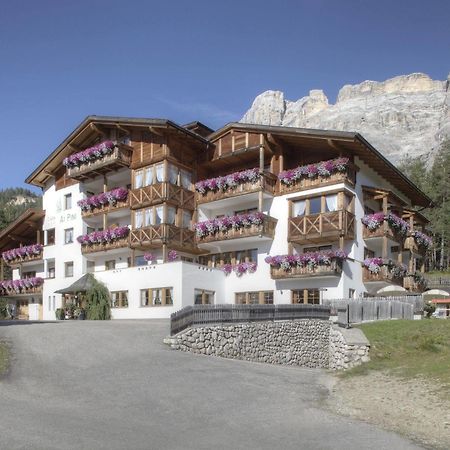 Hotel Ciasa Ai Pini San Cassiano  Zewnętrze zdjęcie