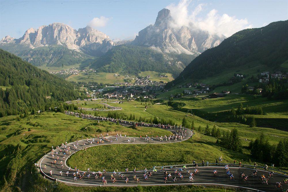 Hotel Ciasa Ai Pini San Cassiano  Zewnętrze zdjęcie