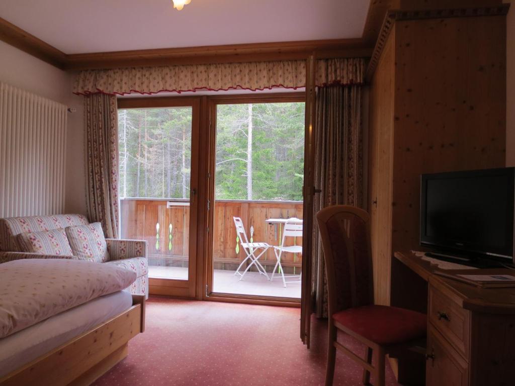 Hotel Ciasa Ai Pini San Cassiano  Pokój zdjęcie