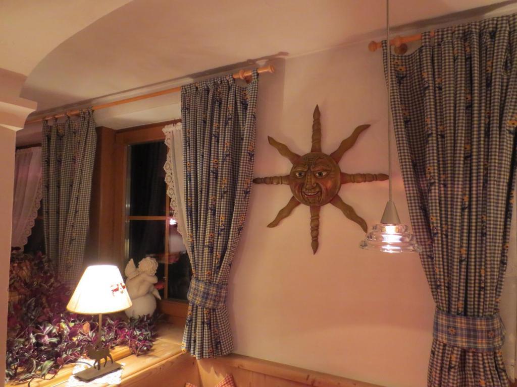 Hotel Ciasa Ai Pini San Cassiano  Zewnętrze zdjęcie