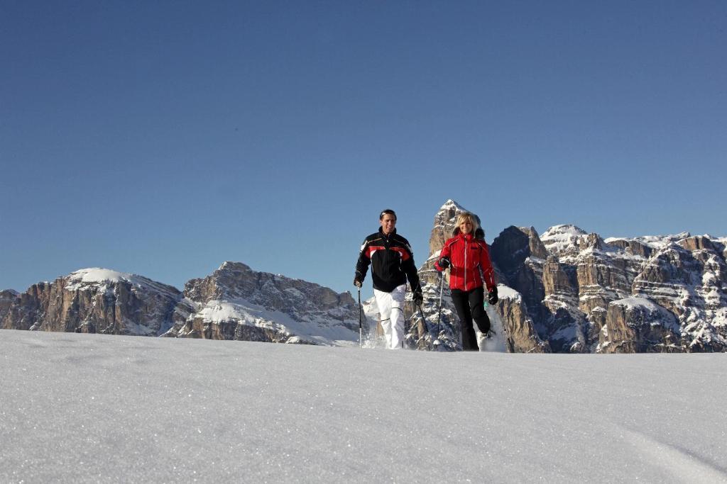 Hotel Ciasa Ai Pini San Cassiano  Zewnętrze zdjęcie