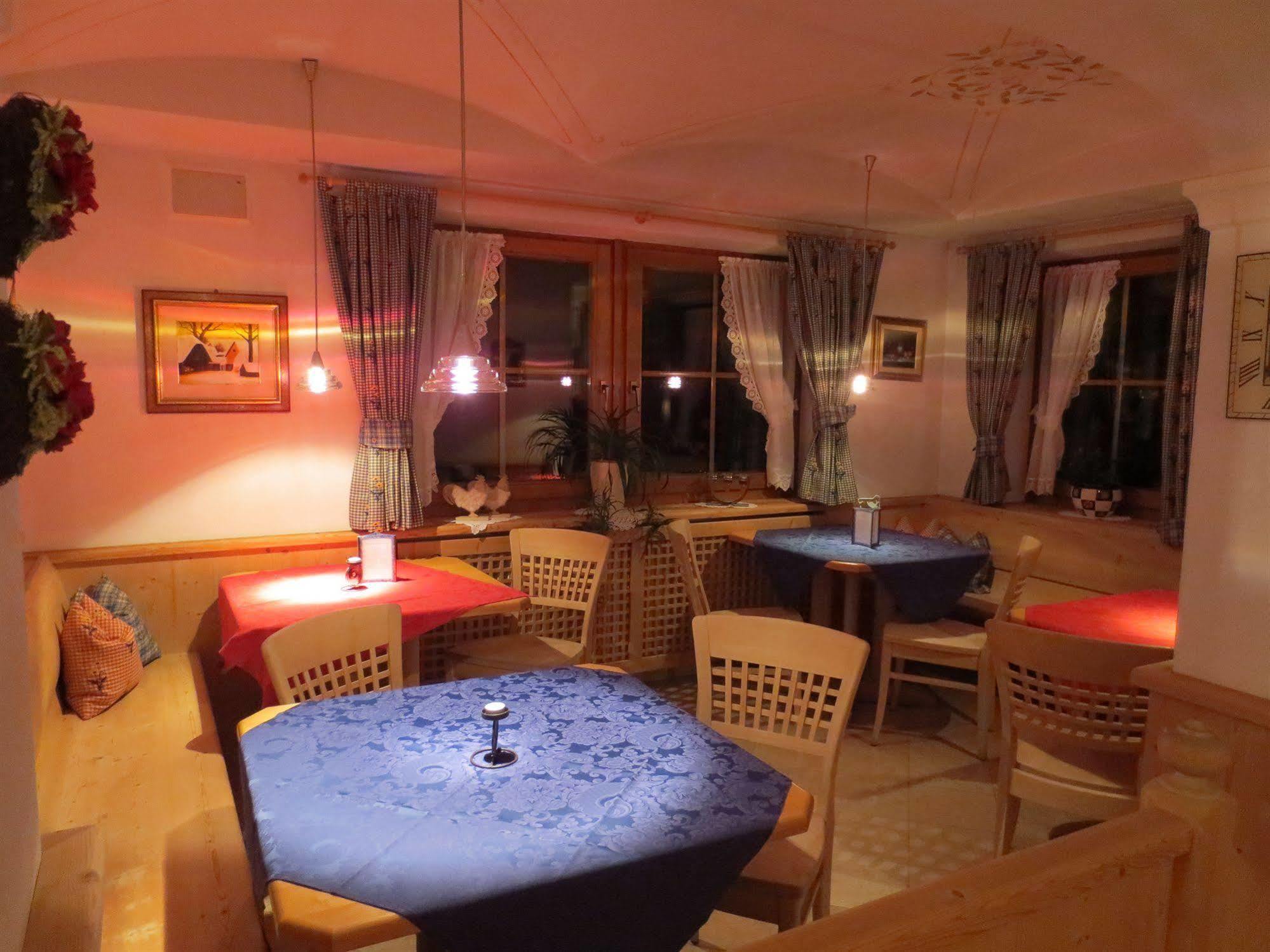 Hotel Ciasa Ai Pini San Cassiano  Zewnętrze zdjęcie